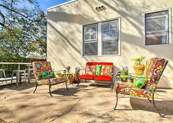 Colorful Oasis: 1 Block To Bayview Park! * Pensacola